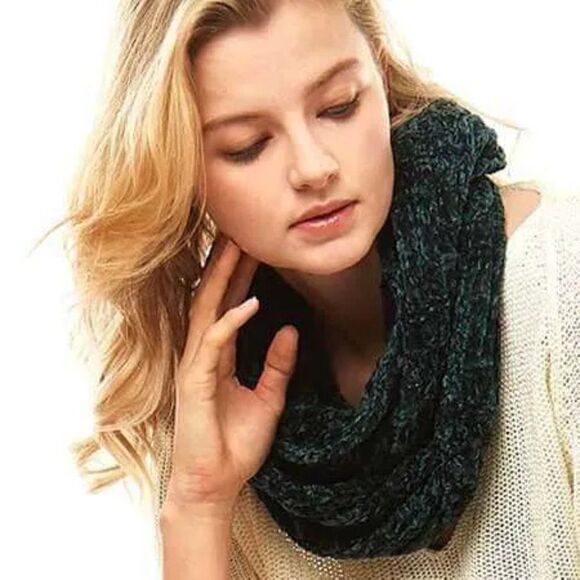 2/$30 New Fashionable Green Winter Scarf - Picture 2 of 4